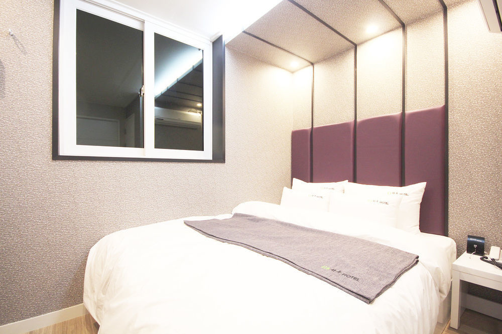 Gimhae Haru Hotel מראה חיצוני תמונה