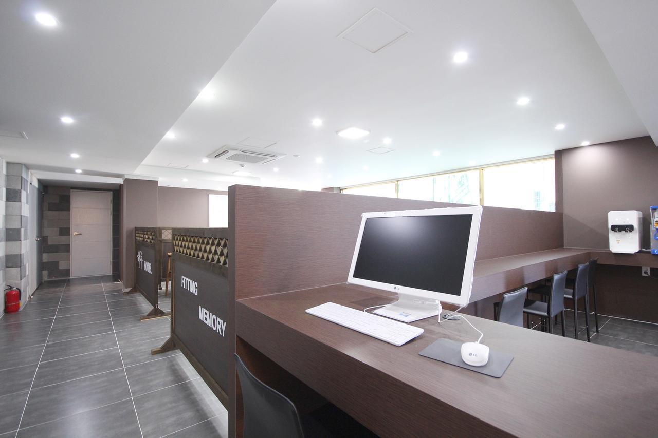 Gimhae Haru Hotel מראה חיצוני תמונה
