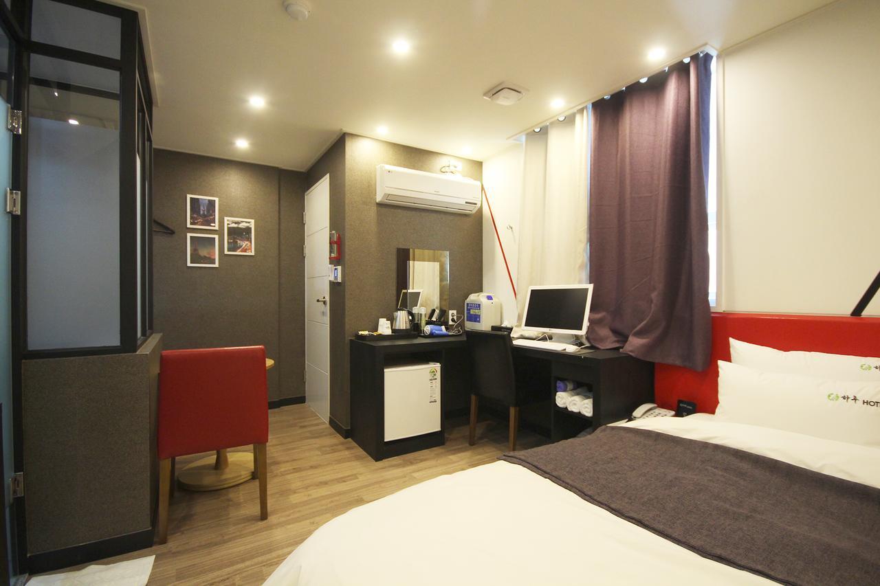 Gimhae Haru Hotel מראה חיצוני תמונה