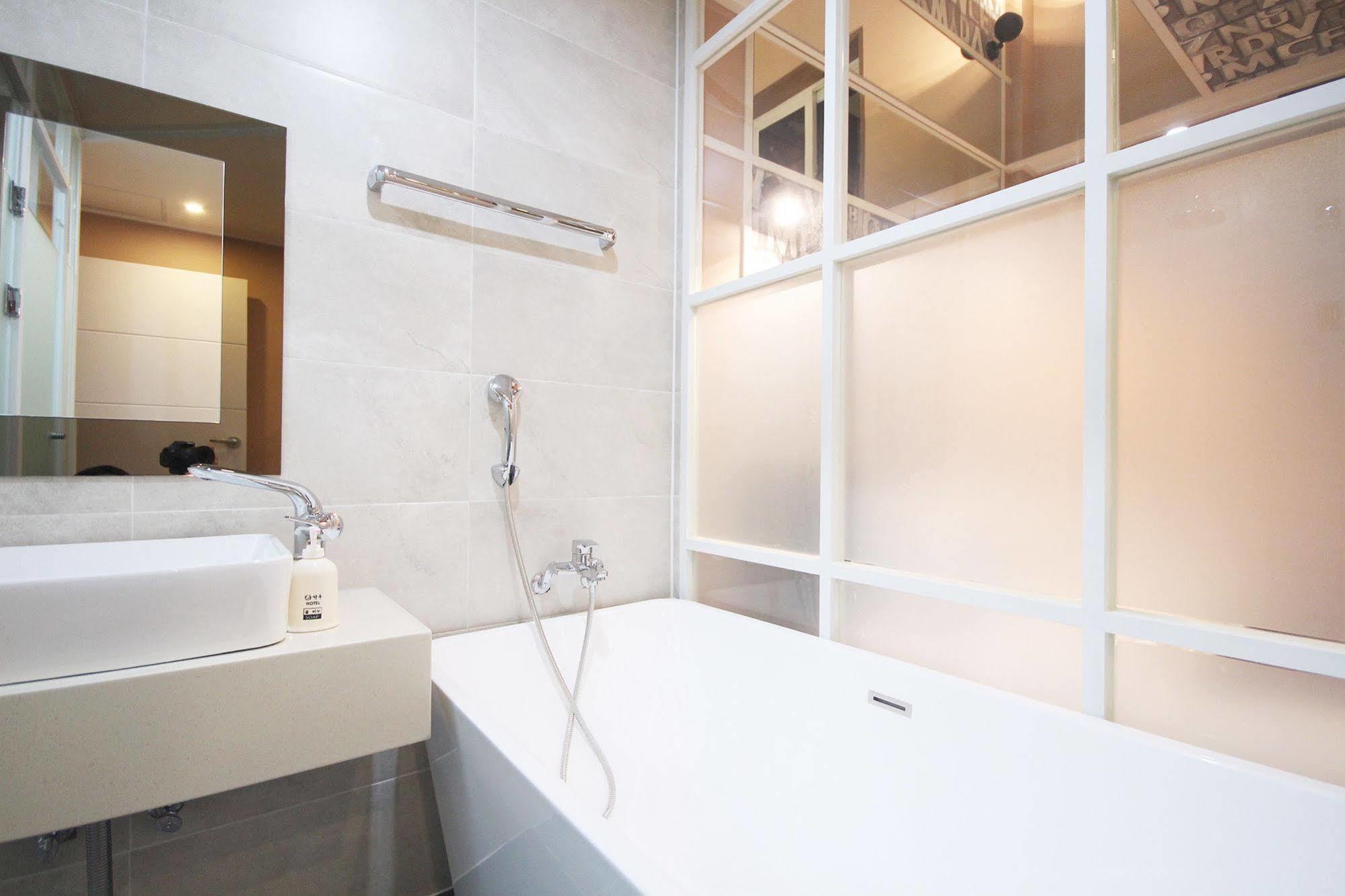 Gimhae Haru Hotel מראה חיצוני תמונה