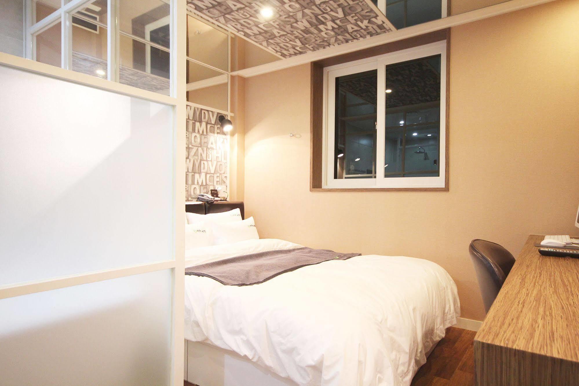 Gimhae Haru Hotel מראה חיצוני תמונה