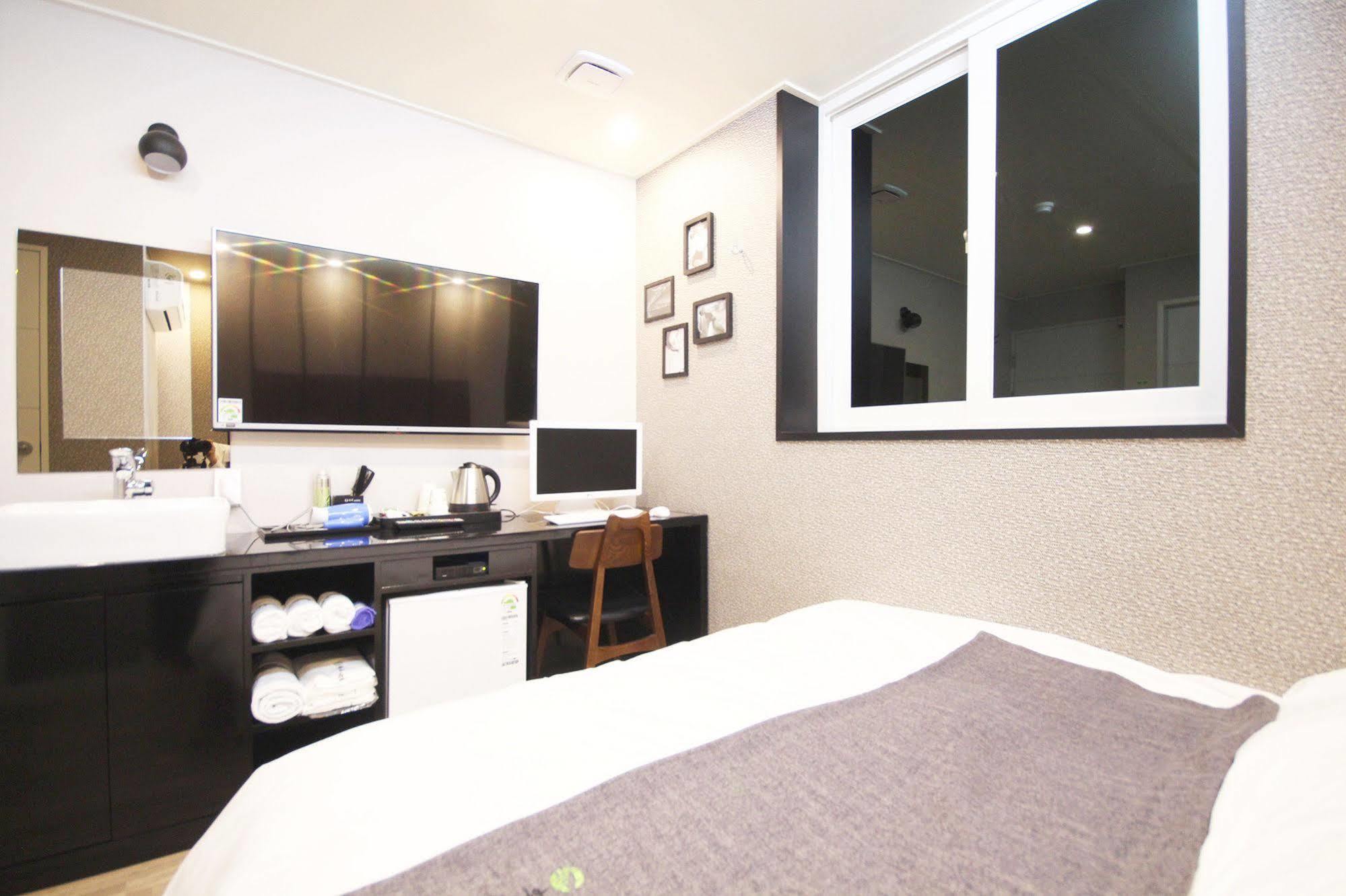 Gimhae Haru Hotel מראה חיצוני תמונה